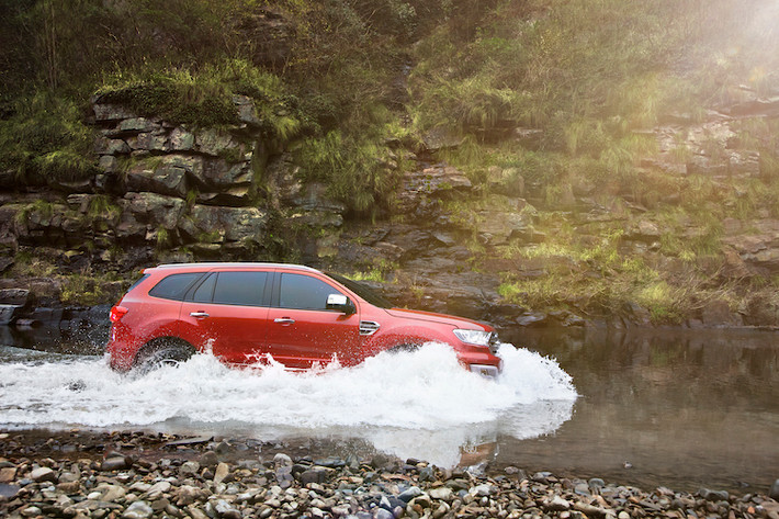 Ford Everest hoàn toàn mới được sản xuất tại nhà máy AutoAlliance Thái Lan thuộc Rayong, Thái Lan. Chiếc xe sẽ được Ford đưa về thị trường Việt Nam vào nửa cuối năm nay.