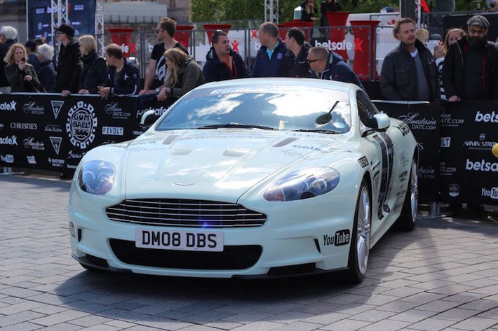 Đã có khoảng hơn 100 chiếc xe đăng ký tham gia Gumball 3000 năm nay. Chỉ cần đóng lệ phí, người tham gia có thể sử dụng bất kỳ loại ôtô nào để tham gia.