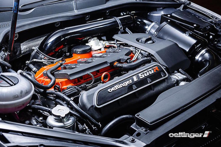 Khối động cơ 2.5l 5 xi-lanh gốc của Golf R đã được Oettinger cải tiến toàn diện, đạt 518 PS/680 Nm. Điều này giúp chiếc xe dẫn động 4 bánh có thể đạt 0-100 km/h trong 5,4 giây và tốc độ tối đa ngoài 300 km/h.