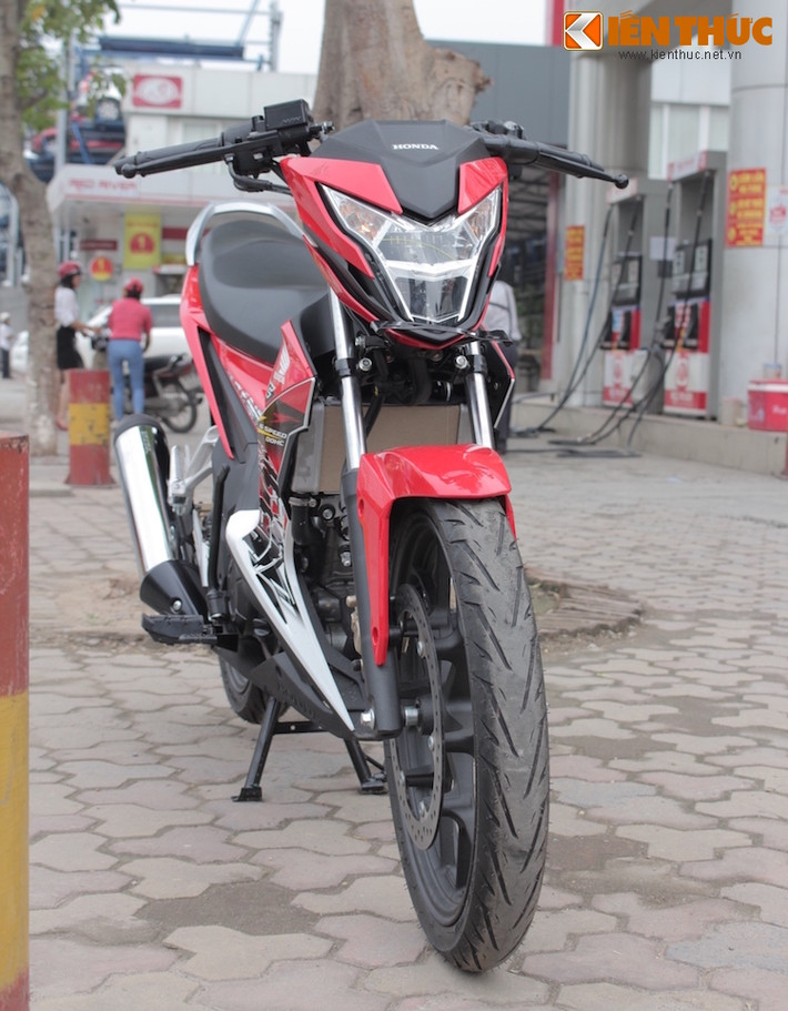 Honda Sonic 150R là "hậu duệ" của dòng hyper underbone Sonic 125 nổi tiếng, được dân chơi xe trên khắp khu vực Đông Nam Á, trong đó có Việt Nam ưa chuộng.