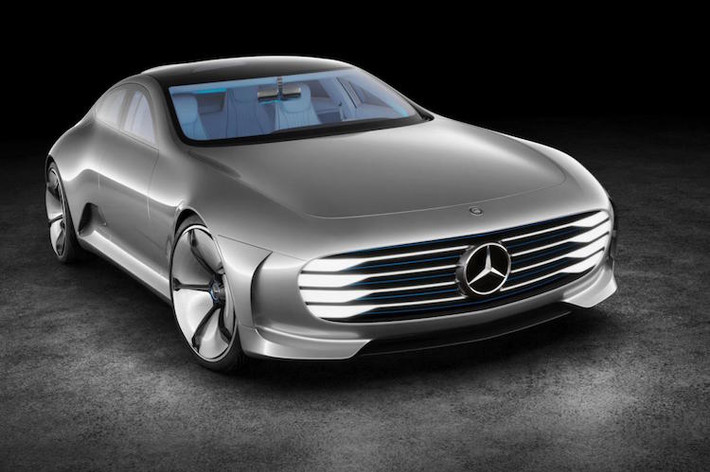Tốc độ tối đa của Concept IAA đạt 250 km/h, trong khi hàm lượng khí thải chỉ đạt 28 g/km.