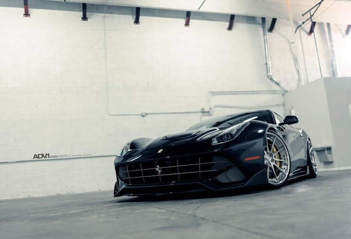 Với những chi tiết độ nhẹ nhàng, sự thể thao và đẳng cấp của Ferrari F12Berlinetta đã được tăng lên đáng kể.