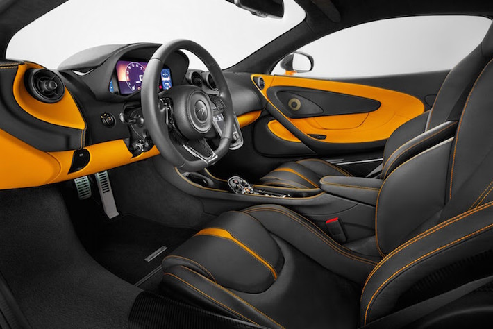 Nội thất của 570S được Mclaren thiết kế vừa sang trọng, vừa thể thao.