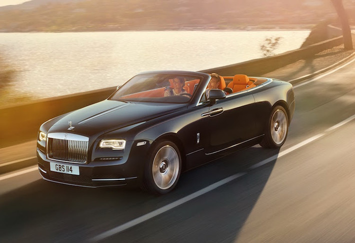 Thời gian tăng tốc từ 0-100 km/h của xe đạt 4,9 giây, trong khi tốc độ tối đa bị giới hạn ở mức 250 km/h.