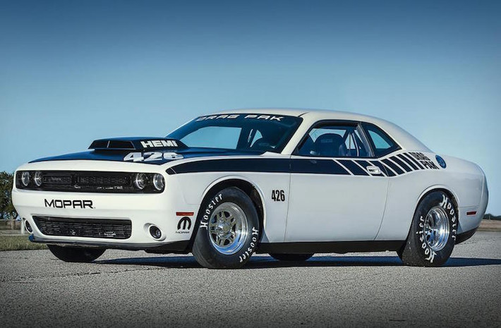Là phiên bản "đua", nhưng thân xe của Challenger Drag Pak gần như không có sự khác biệt so với những phiên bản thường.