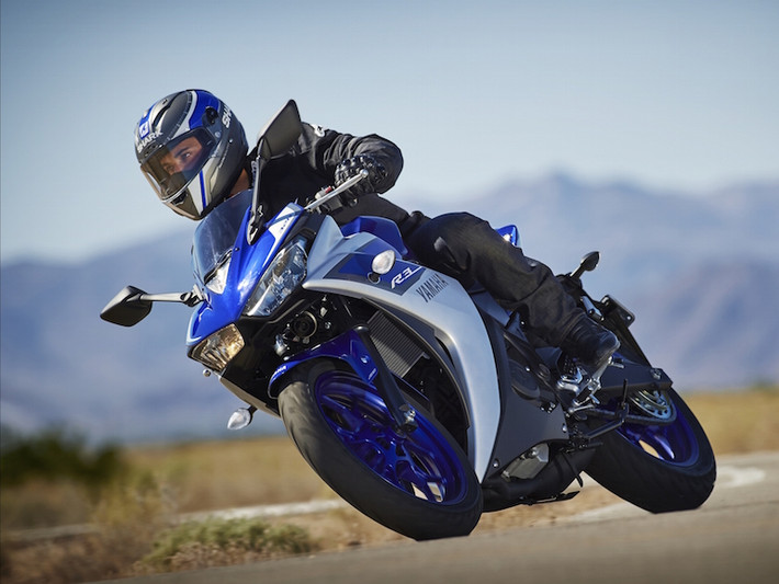Xe sở hữu thiết kế thể thao, độc đáo và khá khác biệt so với các mẫu sportbike khác của Yamaha.