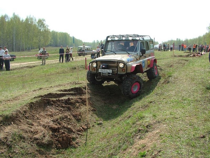 Kết hợp với giá phụ tùng rẻ, cho tới nay chiếc xe vẫn được dân off-road rất ưa chuộng, không chỉ ở Việt Nam mà còn trên Thế giới. Tại Việt Nam, xe Uaz 469 vẫn còn được sử dụng thường xuyên bởi các lực lượng công an, quân đội...