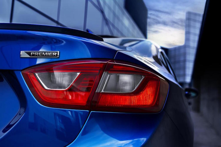 Theo Chevrolet, với động cơ mới Cruze có thể tăng tốc từ 0-100 km/h chỉ trong 8 giây và đạt mức tiêu thụ nhiên liệu trung bình chỉ 5,8 lít/100 km.