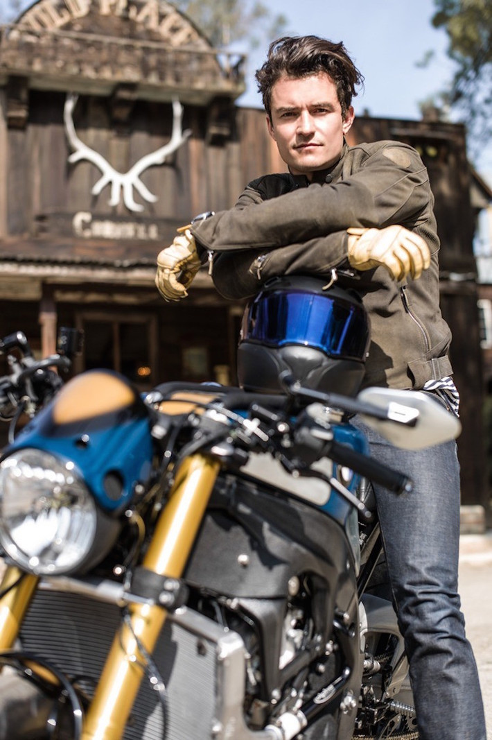 Là một trong những diễn viên nổi tiếng tại Hollywood, Orlando Bloom còn được biết đến như là một tay chơi xe máy cực kỳ đam mê.