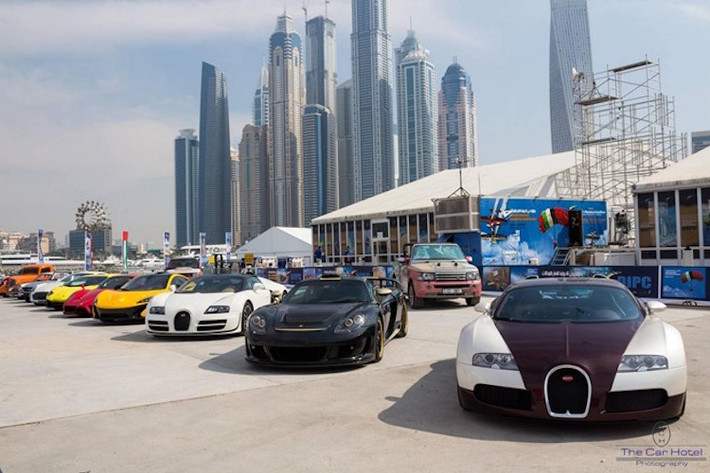 Từ lâu, hình ảnh của những siêu xe "sang chảnh" đã gắn liền với Dubai.
