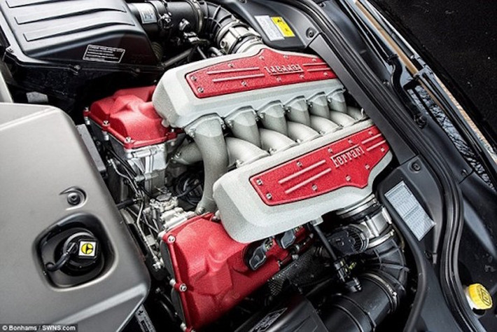 Dù được coi là một mẫu xe GT nhưng 599 GTB vẫn sở hữu động cơ V12 6.0l với công suất lên tới 612 mã lực.