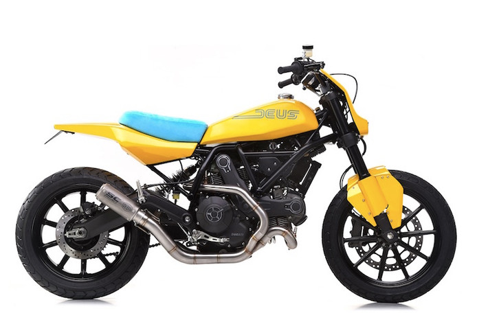Ống xả gốc của Scrambler được thay thế bằng "pô" độ SC Projects với lon ngắn hơn rất nhiều.