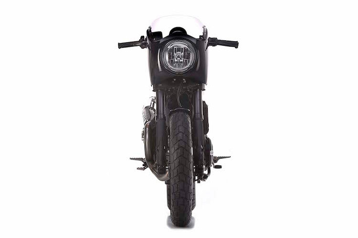 Trên thực tế, dù có tên gọi Cafe Racer nhưng tay lái của S.C.R. vẫn cao hơn so với những chiếc cafe racer truyền thống.