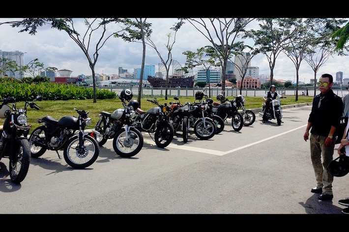 Một số người khác lại xuất hiện cùng những chiếc xe tay ga như Vespa hay Lambretta thuộc đủ thế hệ, nhưng tất cả đều thể hiện rõ hình ảnh một quý ông qua phong cách lái xe điềm đạm. Ước tính trong lần đầu tiên tổ chức ở Việt Nam, đã có khoảng hơn 320 biker tham gia.