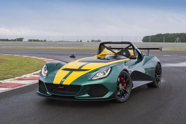 Dựa trên cơ sở dòng xe Exige của Lotus, 3-Eleven là một chiếc xe mui trần hướng tới cảm giác lái tối ưu nhờ có trọng lượng siêu nhẹ.