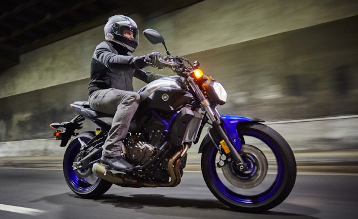 Hệ thống ABS là trang bị tuỳ chọn cho FZ-07. Giá bán của chiếc xe tại Mỹ là 6990 USD (tương đương 152,4 triệu đồng).