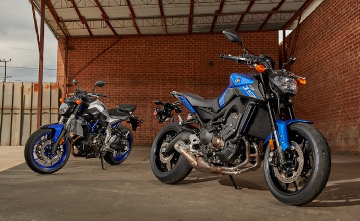 Trong khi đó, "người anh em" của FZ-07, FZ-09 2016 đã được Yamaha nâng cấp bộ đánh lửa điện tử, loại bỏ hiện tượng ga giật cục.