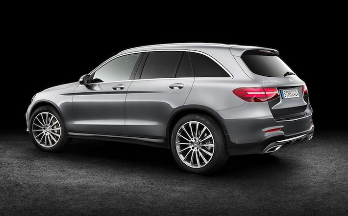 Về cơ bản, GLC mới sở hữu kiểu dáng giống như sự kết hợp giữa C-Class và GLA, và khá "ăn nhập" với dòng sản phẩm hiện nay của Mercedes.