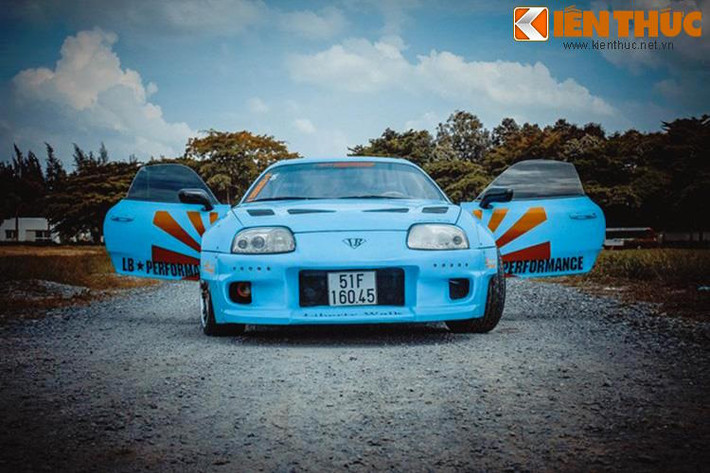 Mặc dù là một hãng sản xuất bodykit từ Nhật, với các mẫu widebody đặc trưng dành cho siêu xe và các mẫu xe Nhật nổi tiếng, nhưng Liberty Walk lại không có mẫu riêng cho Supra.
