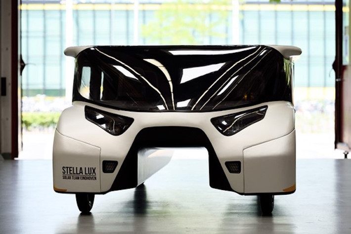 Chiếc xe sẽ được nhóm sinh viên Hà Lan "ghi danh" đăng ký tham gia World Solar Challenge 2015.
