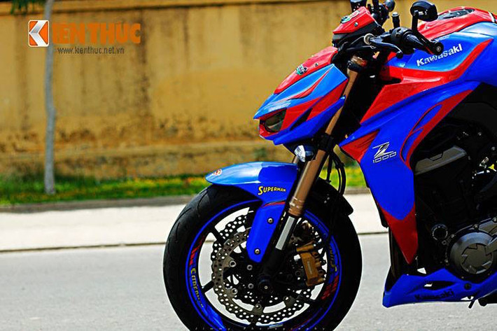 Được biết chủ nhân của chiếc Z1000 này là một biker còn rất trẻ, sinh năm 1996 và hiện đang sống tại TP.HCM.