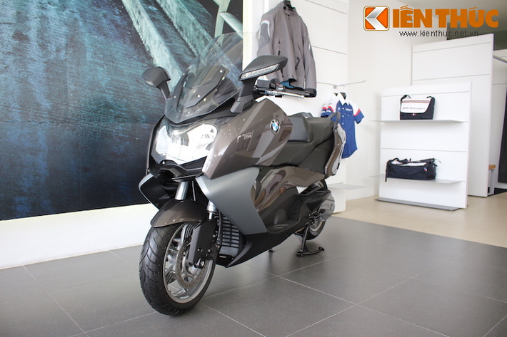  BMW C650 GT là một chiếc xe tay PKL ga bệ vệ, với các kích thước dài/rộng/cao lần lượt là 2218 x 916 x 1411 mm, cùng chiều cao yên xe 785 mm.
