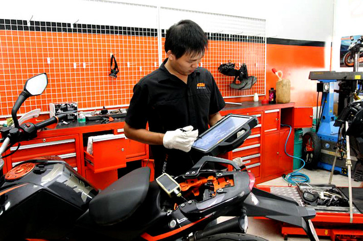 Bên cạnh chất lượng sản phẩm, dịch vụ hậu mãi dành cho các khách hàng mua xe trong hệ thống luôn sẵn sàng với đội ngũ chuyên nghiệp và giá cả hợp lý.