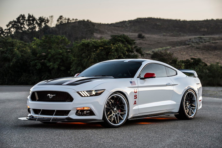 Để kỷ niệm 40 năm ngày kết thúc của dự án Apollo, Ford đã tạo ra một bản độ Mustang đặc biệt để bán đấu giá.