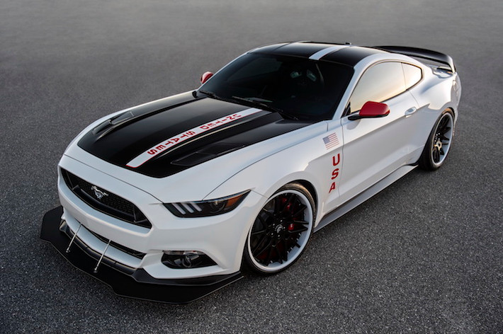Dù vẫn được trang bị động cơ V8 5.0l, nhưng chiếc Mustang Apollo này mạnh mẽ hơn rất nhiều so với xe nguyên bản nhờ bộ tăng áp Ford Performance, với công suất tối đa 627 mã lực và mô-men xoắn cực đại 732 Nm.