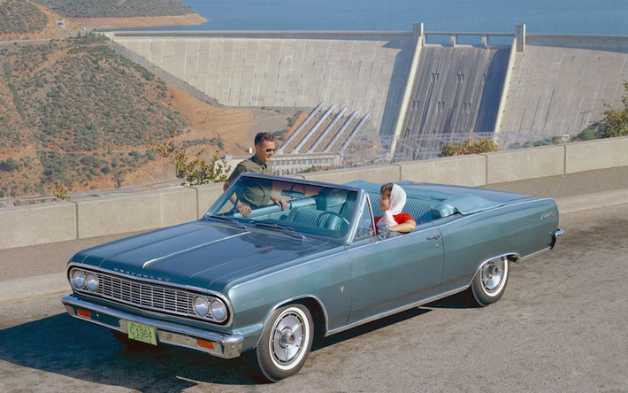 Được đặt tên theo thành phố nổi tiếng với những bãi biển tuyệt đẹp tại bang California, Chevrolet Malibu là một dòng xe cao cấp cỡ trung với không gian thoải mái cho các gia đình trên những chuyến đi dài.