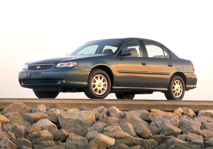 Trở lại vào năm 1997 với diện mạo và phong cách hiện đại của một chiếc sedan dẫn động cầu trước, Malibu đã giành giải thưởng Chiếc Xe Của Năm do Motor Trend bầu chọn.