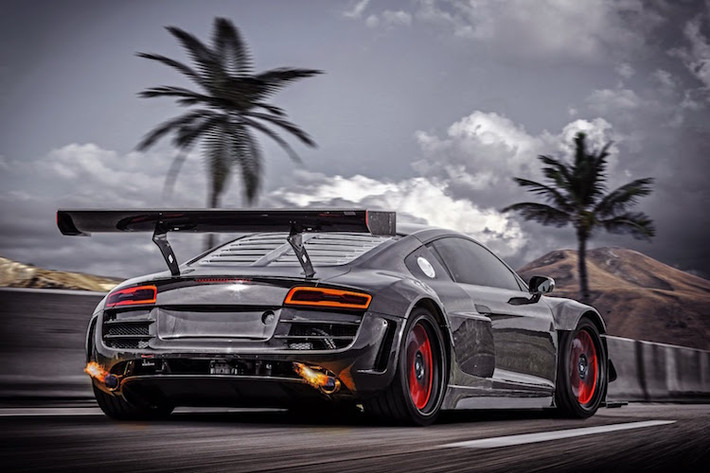 Những thay đổi khác của xe bao gồm bộ phanh Brembo từ xe đua R8 LMS Ultra và vi sai giới hạn của Drexler Motorsport.