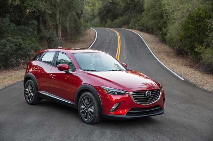 Mazda sẽ công bố giá của CX-3 vào gần thời điểm bán chính thức, nhưng hãng dự đoán rằng giá khởi điểm của nó sẽ chỉ vào khoảng hơn 20.000 USD (tương đương 432 triệu VND).