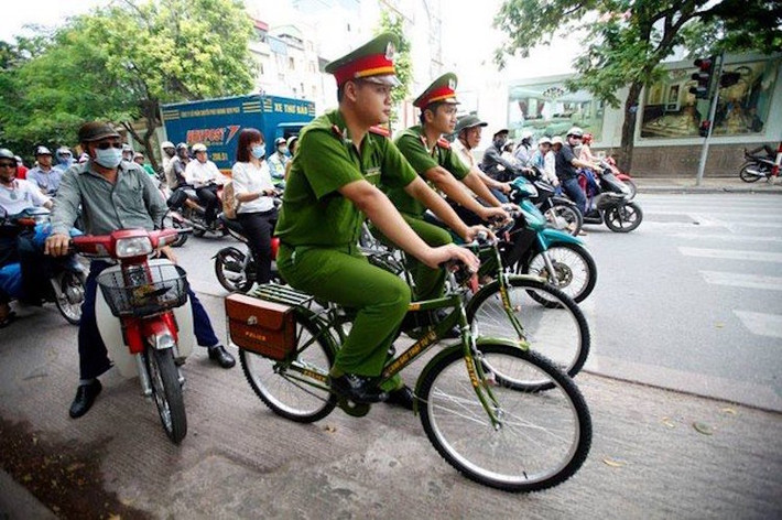 Đồng thời, đề xuất này cũng góp phần từng bước xây dựng hình ảnh người chiến sĩ công an thủ đô chính quy, thân thiện gần gũi với nhân dân. Với xe đạp, các cán bộ công an sẽ linh hoạt hơn khi công tác tại các khu vực ngõ, ngách, đường, phố nhỏ.