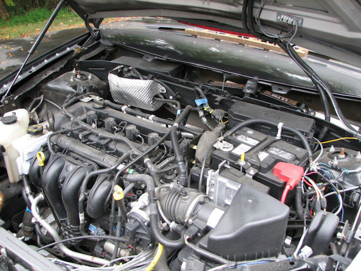 Không ngoài dự đoán, động cơ của chiếc xe là cỗ máy 4 xi-lanh thẳng hàng 2.0l của Ford Focus, với hộp số tự động 4 cấp và có cả số lùi.