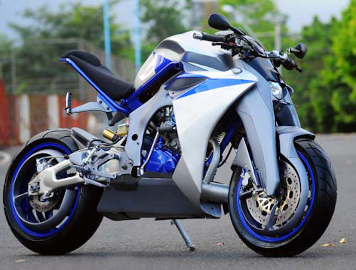 Honda Tiger Revo là một mẫu xe môtô giá rẻ với động cơ 200 cc dành cho thị trường Indonesia. Do kiểu dáng của chiếc khá nhàm chán nên chủ xe đã quyết định thay đổi toàn bộ khiến nó "không đụng hàng".