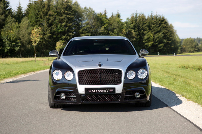 Trên bản độ này, Mansory đã không sử dụng những bộ widebody nới rộng thân xe như truyền thống của hãng.
