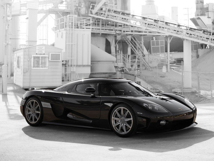 Đến từ nhà sản xuất Thuỵ Điển Koenigsegg, chỉ có đúng 6 chiếc CCXR Edition được chế tạo.