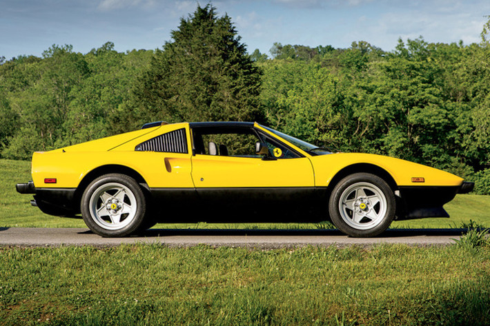 Một số mẫu xe mua theo cách này trong bộ sưu tập bao gồm Ferrari 275 GTB/4 đời 1967, Ferrari 365 GT4 BB đời 1975 hay Enzo 2003.