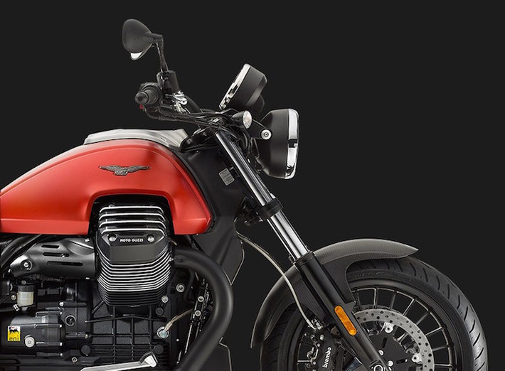 Về cơ bản, Audace chia sẻ chung động cơ và chassis với chiếc Moto Guzzi Eldorado với kiểu dáng đậm chất cruiser cổ điển hơn.