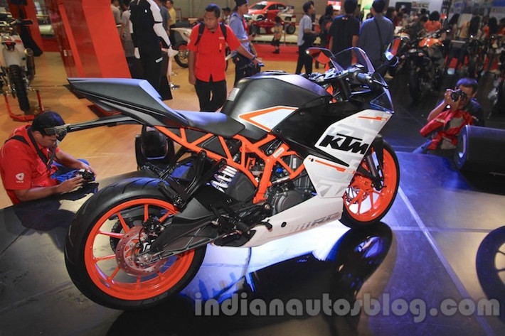 Hiện vẫn chưa rõ KTM sẽ thay thế Duke/RC 200 bằng Duke/RC 250, hay đồng thời bán song song cả hai mẫu xe này.