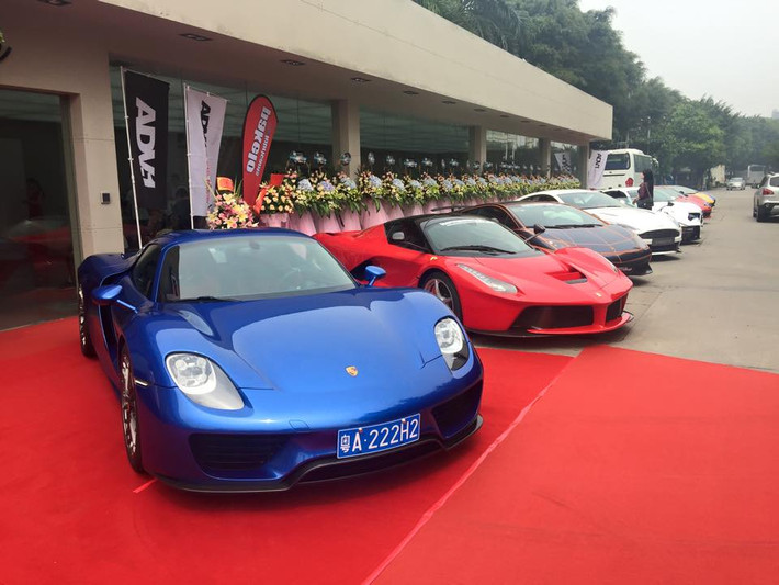 ... Ferrari LaFerrari và McLaren P1.