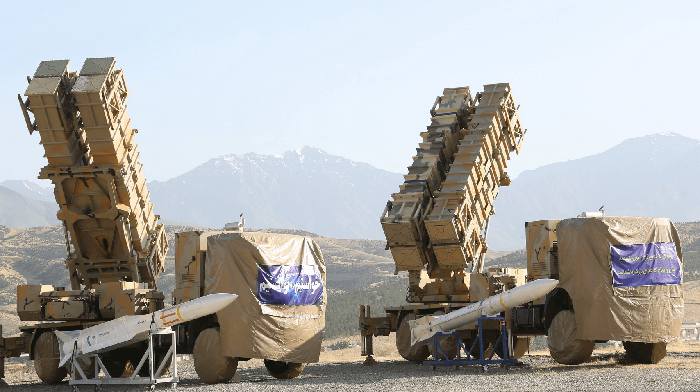 Năm 2019, Iran đã công bố hệ thống tên lửa phòng không tầm xa Bharwal-373 do nước này tự phát triển, được cho là có tính năng tương đương hoặc tốt hơn tên lửa S-300 của Nga hoặc Patriot của Mỹ. Ảnh: Hệ thống Bharwal-373 - Nguồn: Wikipedia.