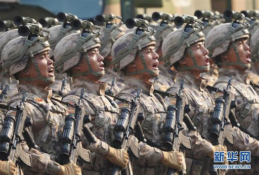 Trong tương lai, Type-19 sẽ chính là bộ mặt mới của người lính PLA , tạo tính chính quy, hiện đại, vượt trội và đồng bộ. Đây cũng chính là đánh dấu sự tư duy mới của quân đội Trung Quốc sau hơn một thập kỷ sử dụng loại quân phục ngụy trang Digital Camo kiểu cũ. Ảnh: Binh sĩ Trung Quốc với Type-19.