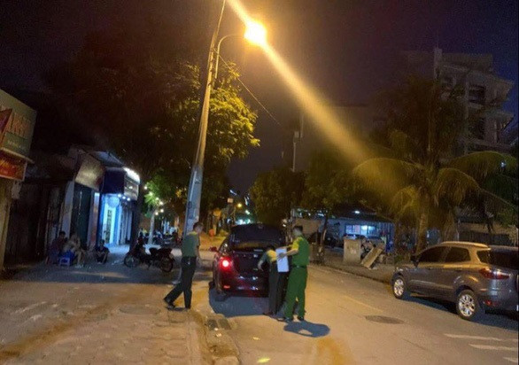 Khởi tố vụ án liên quan đến lái xe của chủ tịch Hà Nội Nguyễn Đức Chung: Ngày 16/7, Thiếu tướng Tô Ân Xô, Chánh Văn phòng, Người phát ngôn Bộ Công an cho biết, Cơ quan An ninh điều tra (A09) Bộ Công an đã ra quyết định khởi tố vụ án “Chiếm đoạt tài liệu bí mật nhà nước” được quy định tại Điều 337, Bộ luật Hình sự năm 2015. Thiếu tướng Tô Ân Xô cho biết thêm, hiện vụ án đang tiếp tục được điều tra, làm rõ.