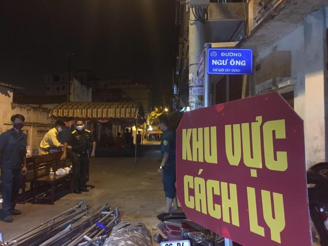 Cách ly nữ đầu bếp Việt từ Trung Quốc băng đường rừng trốn về nước: Ngày 16/7, ông Nguyễn Bá Tòng, Phó giám đốc Sở Y tế Bình Thuận đã có báo cáo gửi Ban chỉ đạo phòng chống COVID-19 tỉnh Bình Thuận liên quan đến việc xử lý, giám sát một người đầu bếp gốc Việt từ Trung Quốc trốn về Việt Nam. Theo đó khoảng 10h ngày 9/7, cô HTBT (24 tuổi) hành nghề đầu bếp ngụ tỉnh Hadan, Trung Quốc đi tàu hỏa đến biên giới Việt Nam lúc 13h ngày 10/7, sau đó bằng rừng về Hà Giang, xuống Hà Nội, đi Bình Thuận...