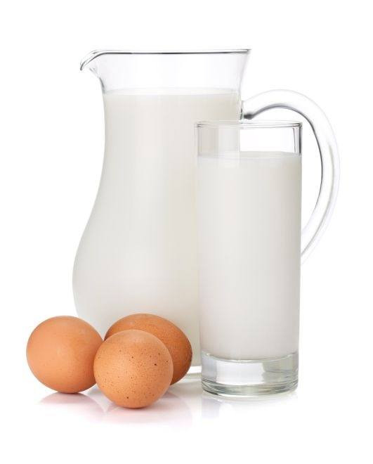 Người mới khỏi sốt xuất huyết cũng nên ăn các thức ăn giàu đạm như trứng, sữa, cá, thịt gà,..để cơ thể mau phục hồi. (Nguồn Quoracdn)