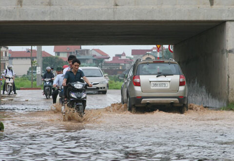 Điểm ngập 9: Đại lộ Thăng Long, đoạn ngã ba Lê Trọng Tấn, hầm chui số 3, 5, 6, km9 + 656, nút giao An Khánh.