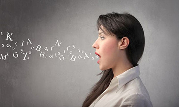 Nói không rõ: Trước khi xảy ra tai biến, cơ thể sẽ xuất hiện những cục máu đông. Chúng cản trở quá trình lưu thông máu cho vùng não bộ điều khiển việc giao tiếp và khả năng nói. Vì thế, người bệnh sẽ có dấu hiệu nói lắp, không nói được câu dài, nói không rõ lời, nói khó hiểu.