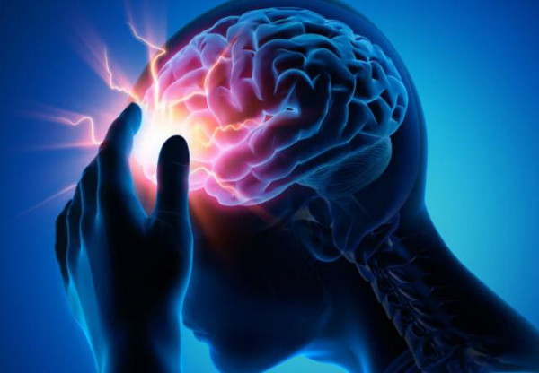 Tê các ngón tay: Ngón tay bị tê do để lâu một vị trí là hiện tượng thường thấy. Tuy nhiên, nếu bạn trên 40 tuổi, các ngón tay thường bị tê kèm đau đầu, chóng mặt, sưng lưỡi... có bệnh nền cao huyết áp, tăng mỡ máu hay các bệnh khác thì hết sức cẩn trọng, đề phòng nguy cơ đột quỵ. Ảnh minh họa.